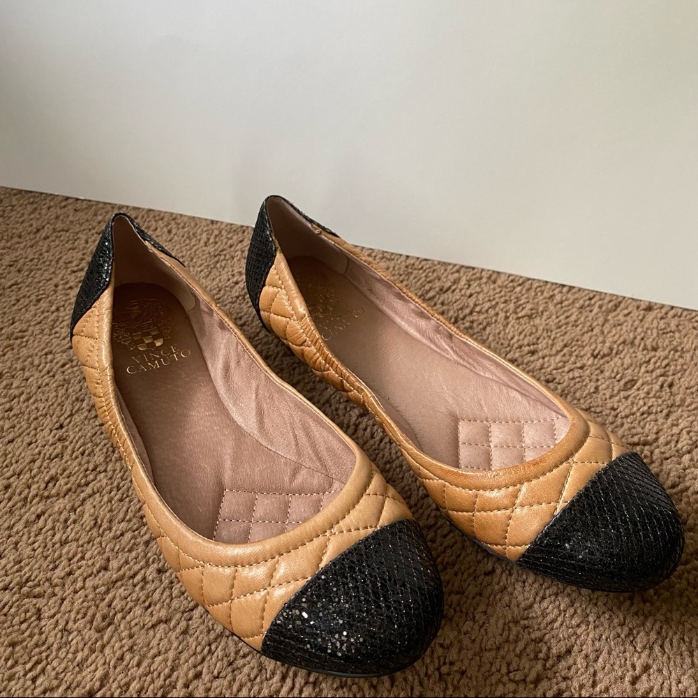 Vince Camuto Khaki and black flats